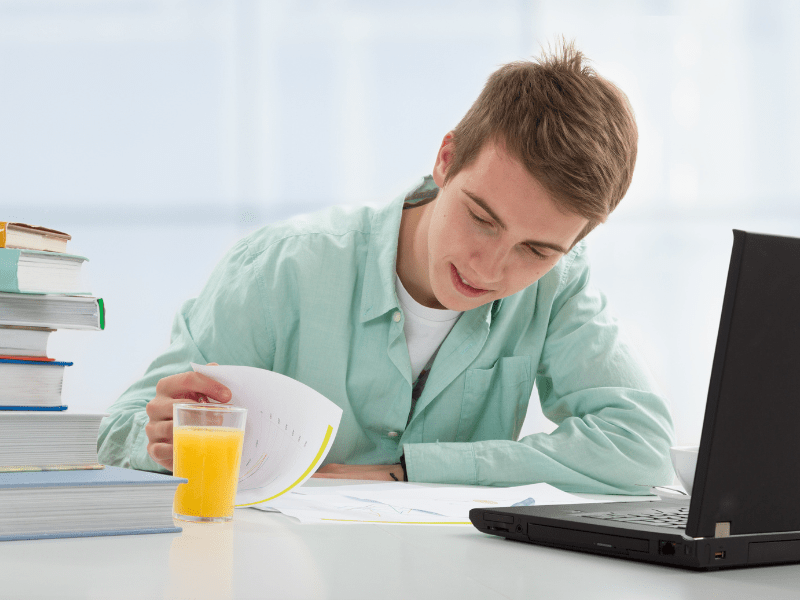 Child using an online platform for Florida Homeschool Evaluations support